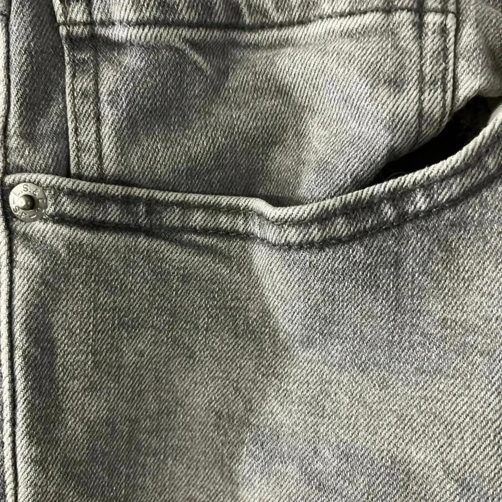 Levi’s Signature Black Label 38x30 Slim Straight Leg Gray Jeans - Picture 7 of 10